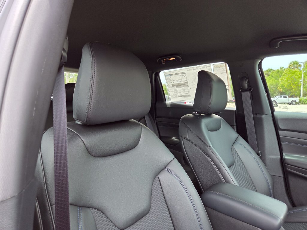 New 2026 Jeep Compass Latitude AWD/4WD image 16
