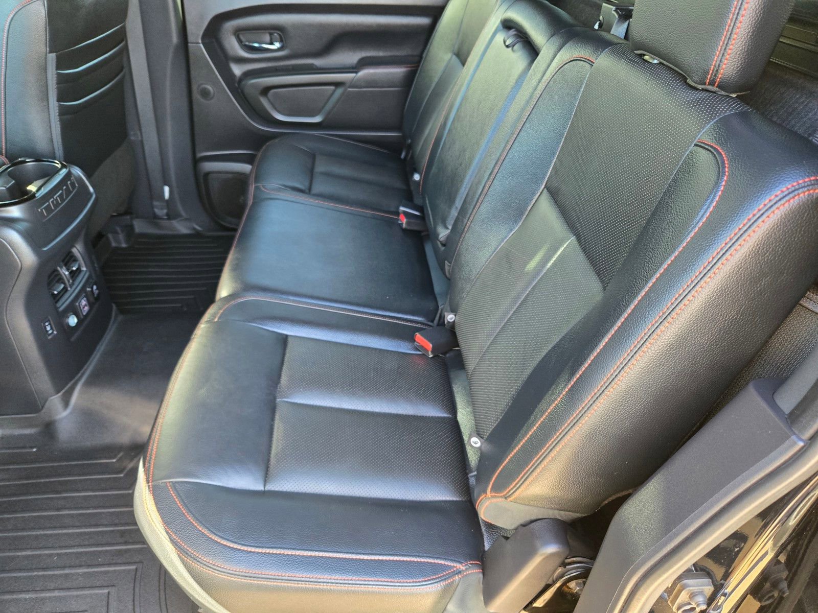 Used 2021 Nissan Titan PRO-4X w/ Pro-4x Convenience Package AWD/4WD image 13
