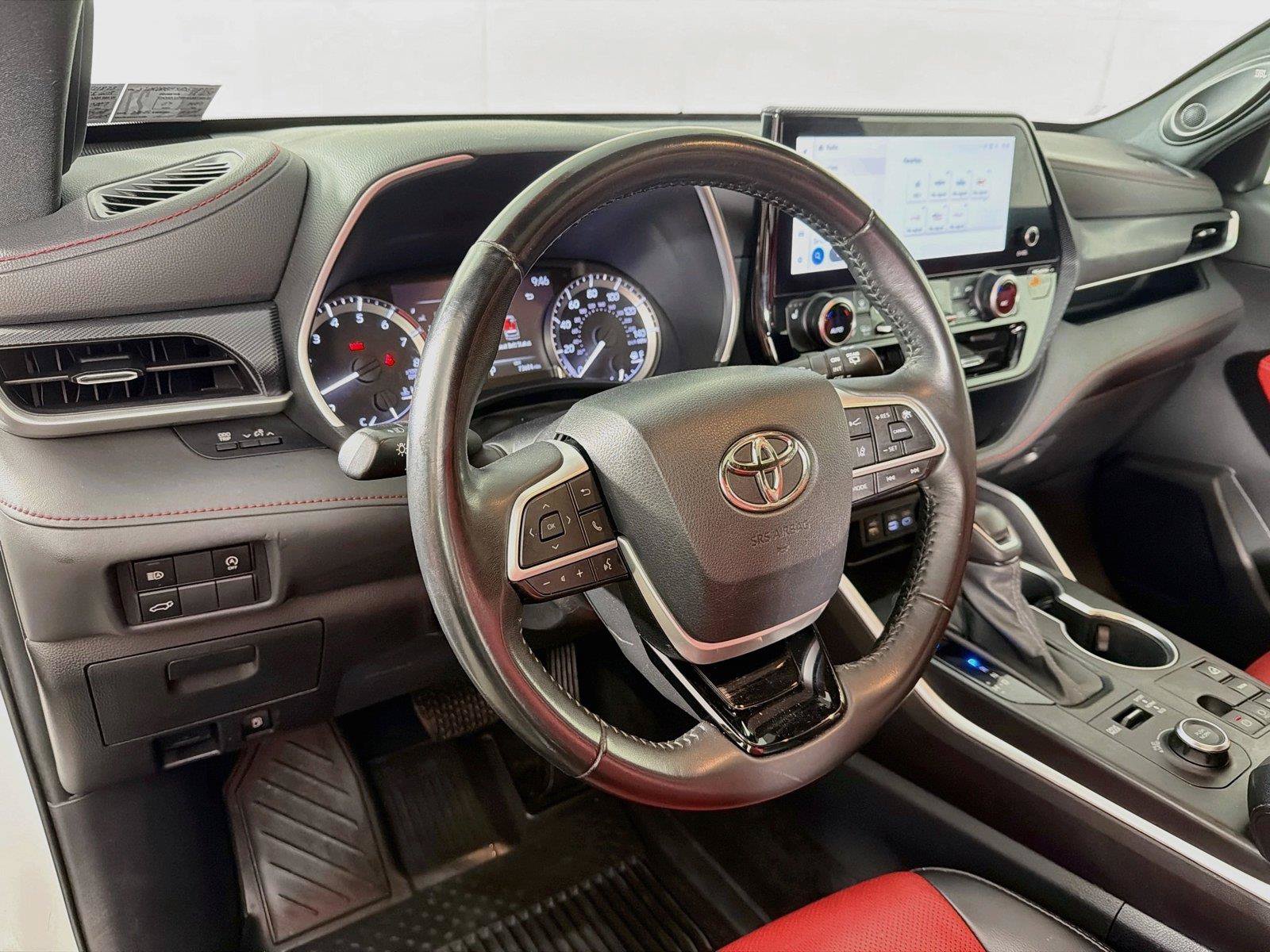 Used 2023 Toyota Highlander XSE AWD/4WD image 16