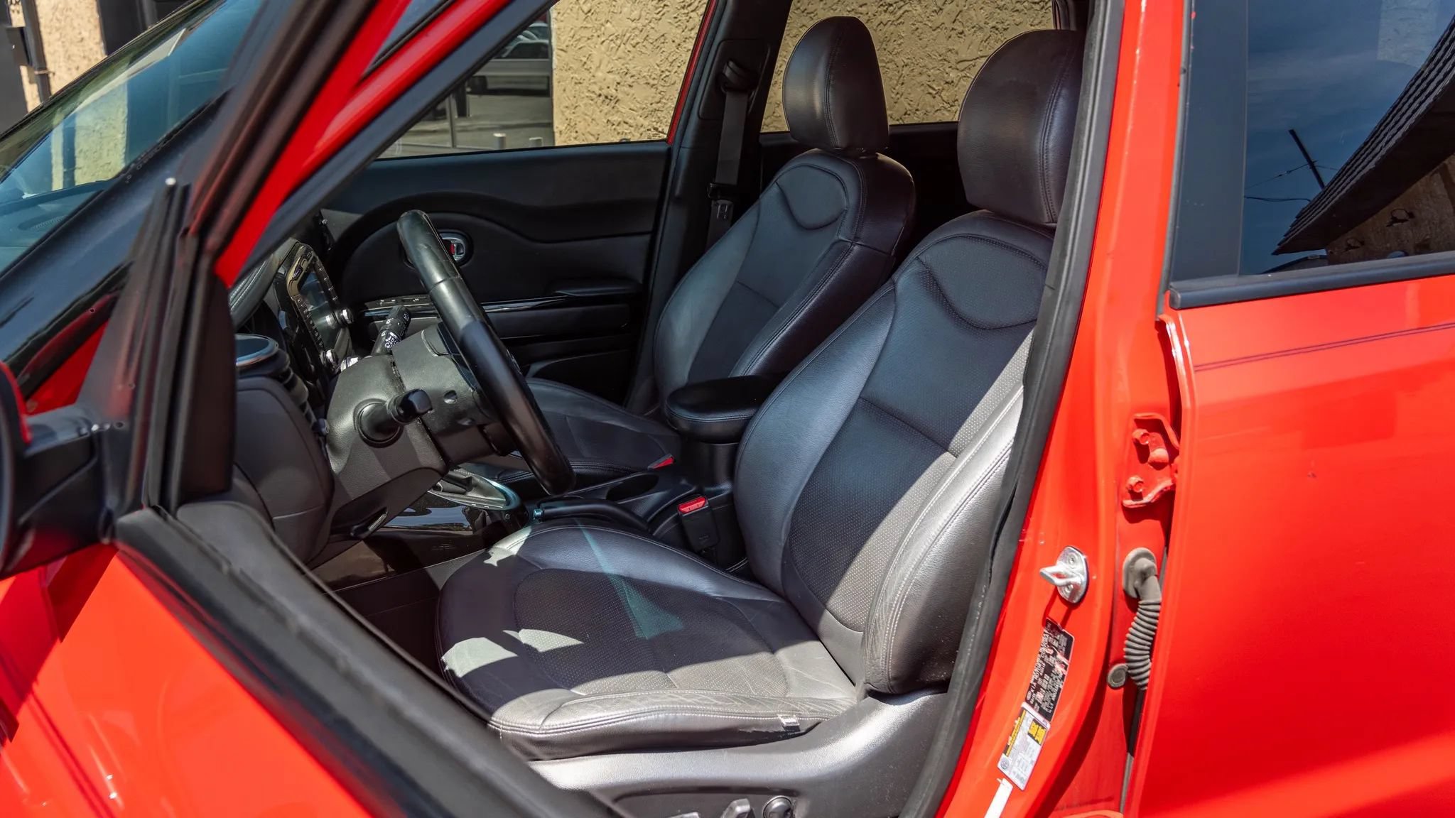 Used 2015 Kia Soul ! w/ Sun & Sound Package FWD image 14