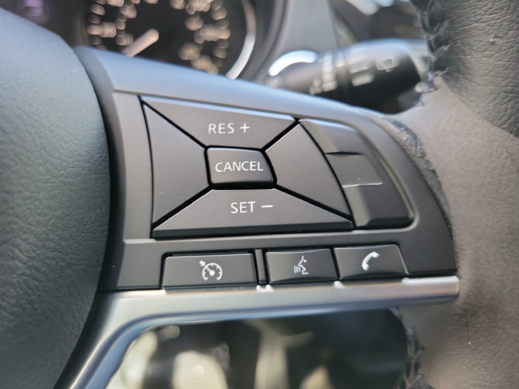 Used 2020 Nissan Rogue SV FWD image 21