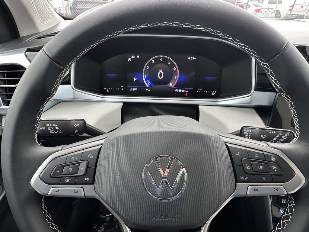 New 2026 Volkswagen Taos SE image 16