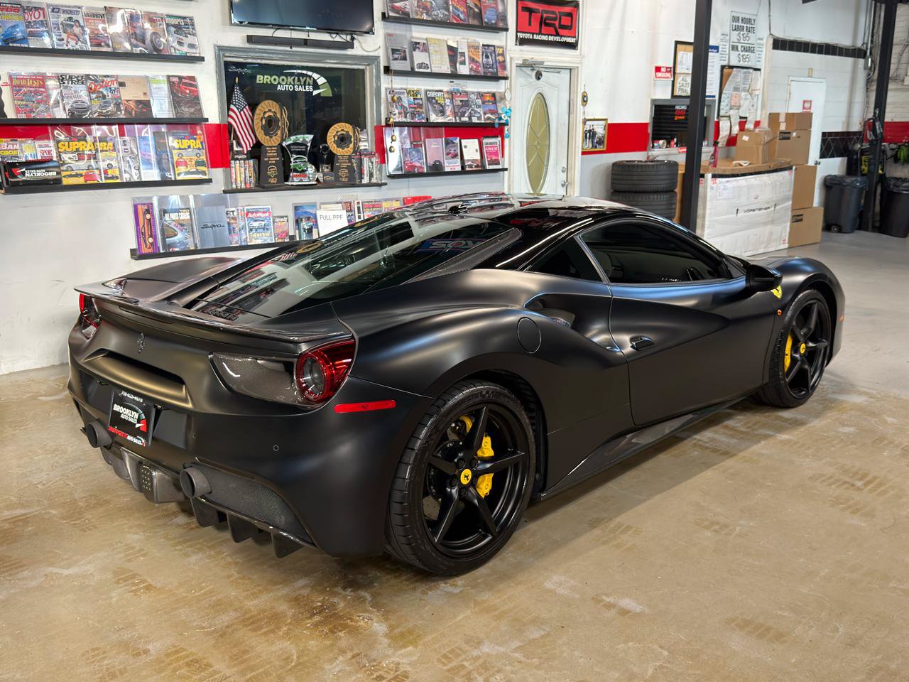 Used 2018 Ferrari 488 GTB RWD image 6