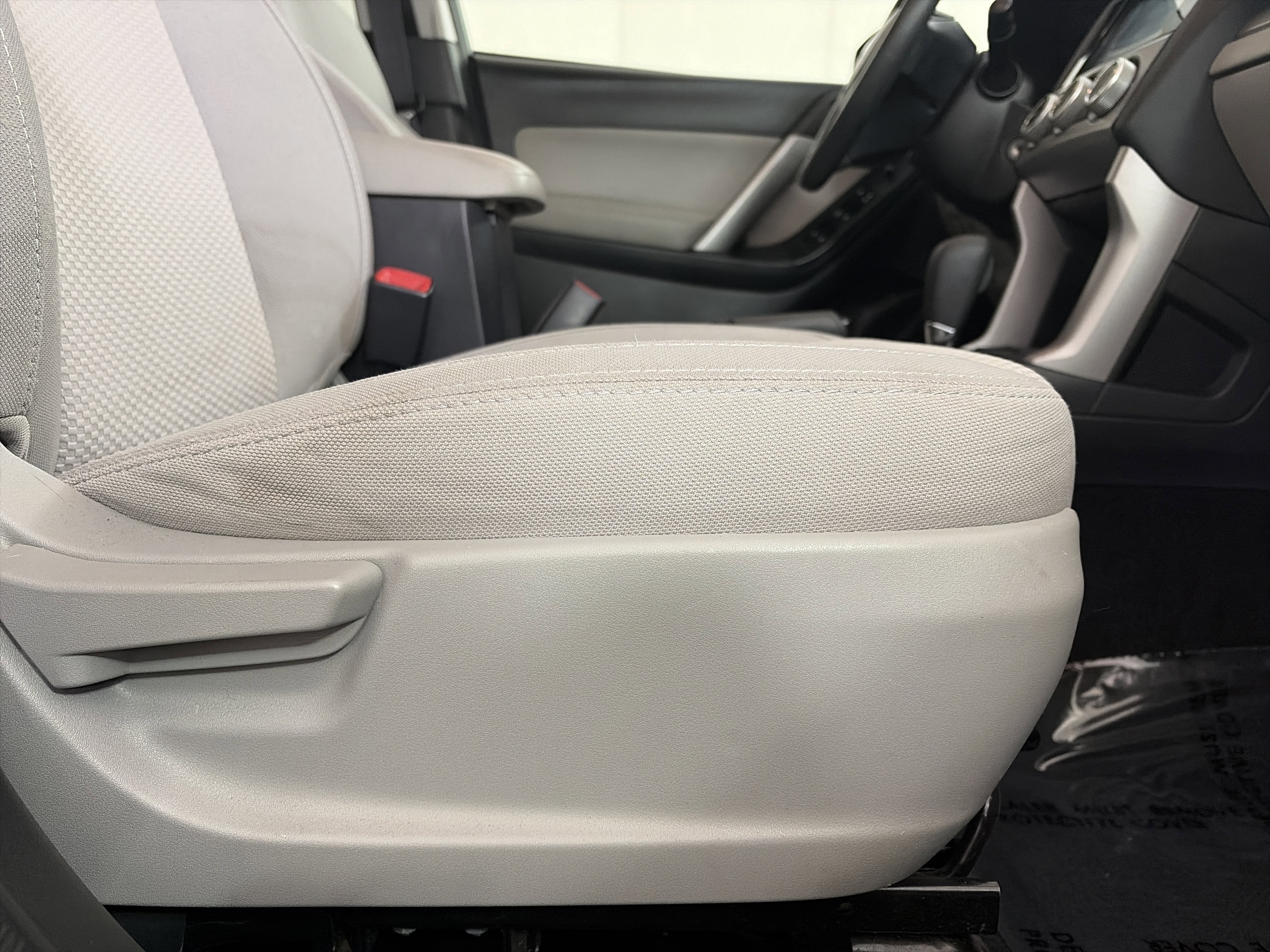 Used 2016 Subaru Forester 2.5i Premium w/ All-Weather Package image 30