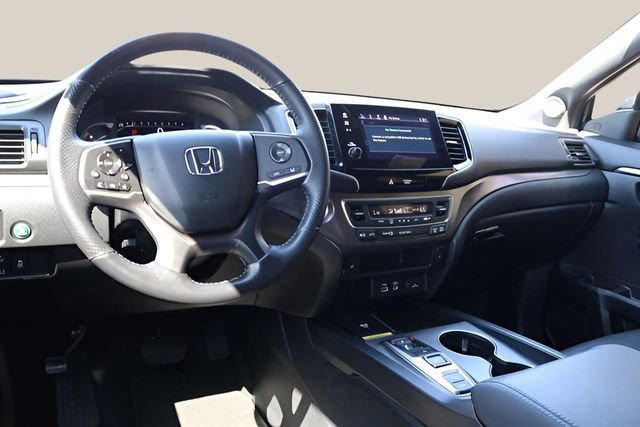 Used 2025 Honda Passport EX-L image 14