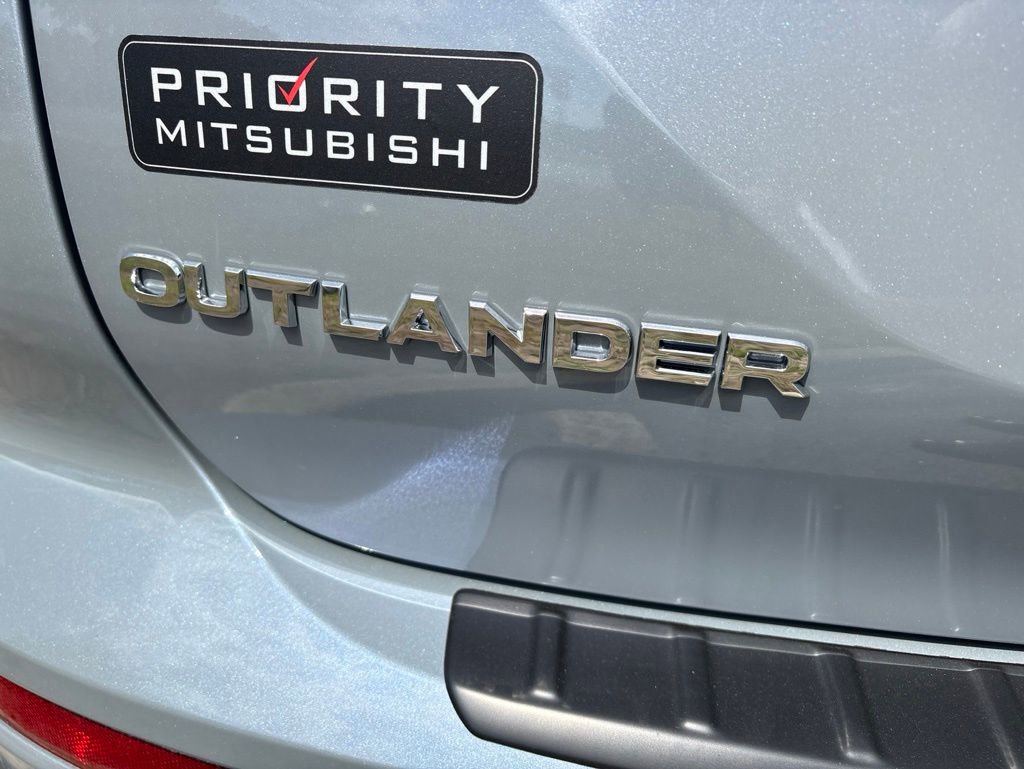 New 2026 Mitsubishi Outlander AWD image 28