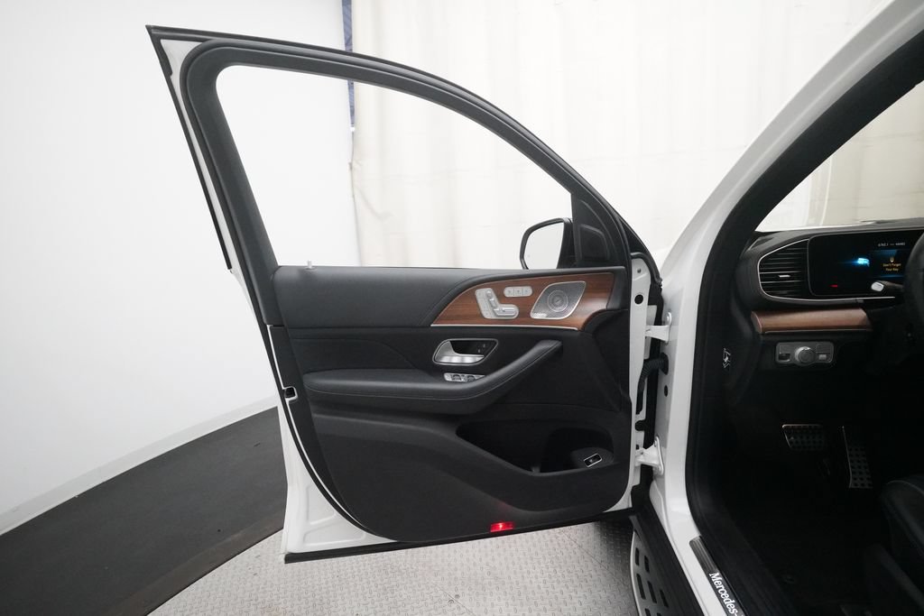 Used 2022 Mercedes-Benz GLS 450 4MATIC image 29