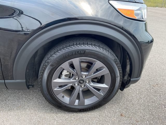 Used 2024 Ford Explorer XLT w/ Equipment Group 202A AWD/4WD image 43