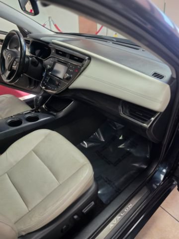 Used 2015 Toyota Avalon Limited w/ Technology Package FWD image 19