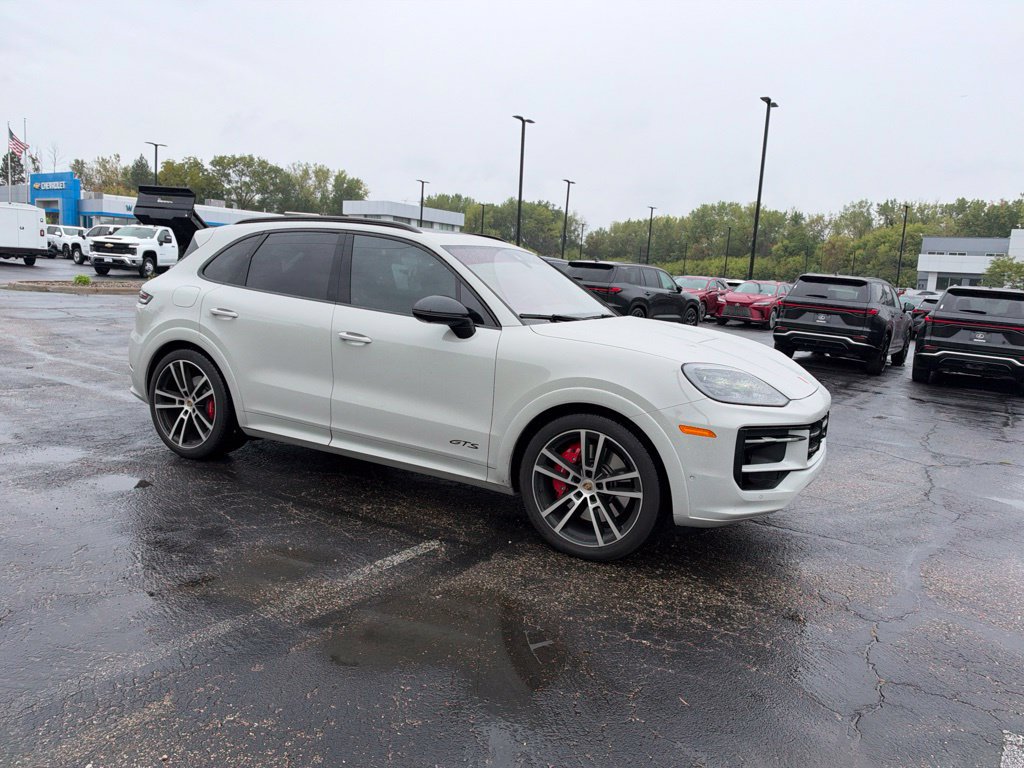 Used 2025 Porsche Cayenne GTS AWD/4WD image 16