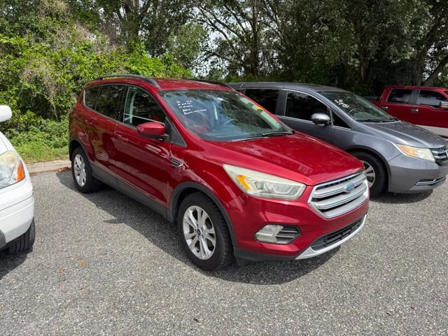 Used 2017 Ford Escape SE w/ Equipment Group 201A FWD image 2