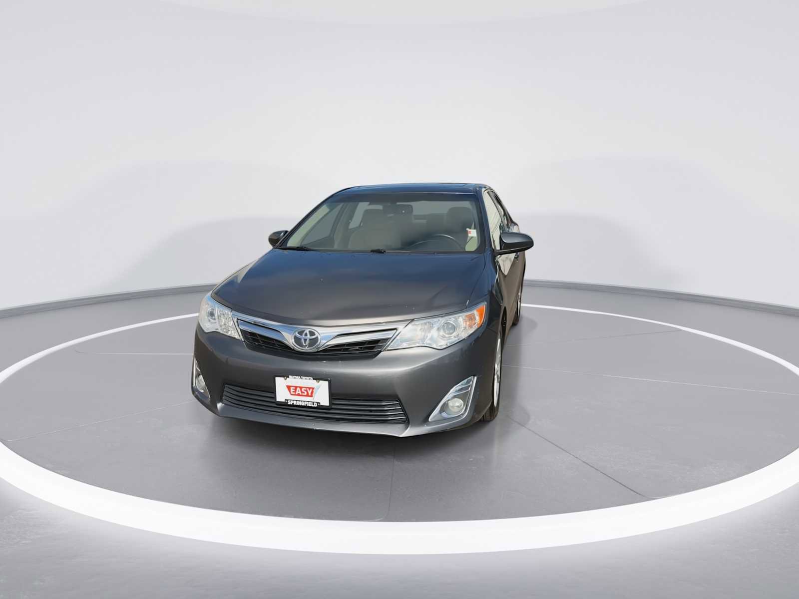 Used 2013 Toyota Camry XLE w/ Convenience Pkg image 3