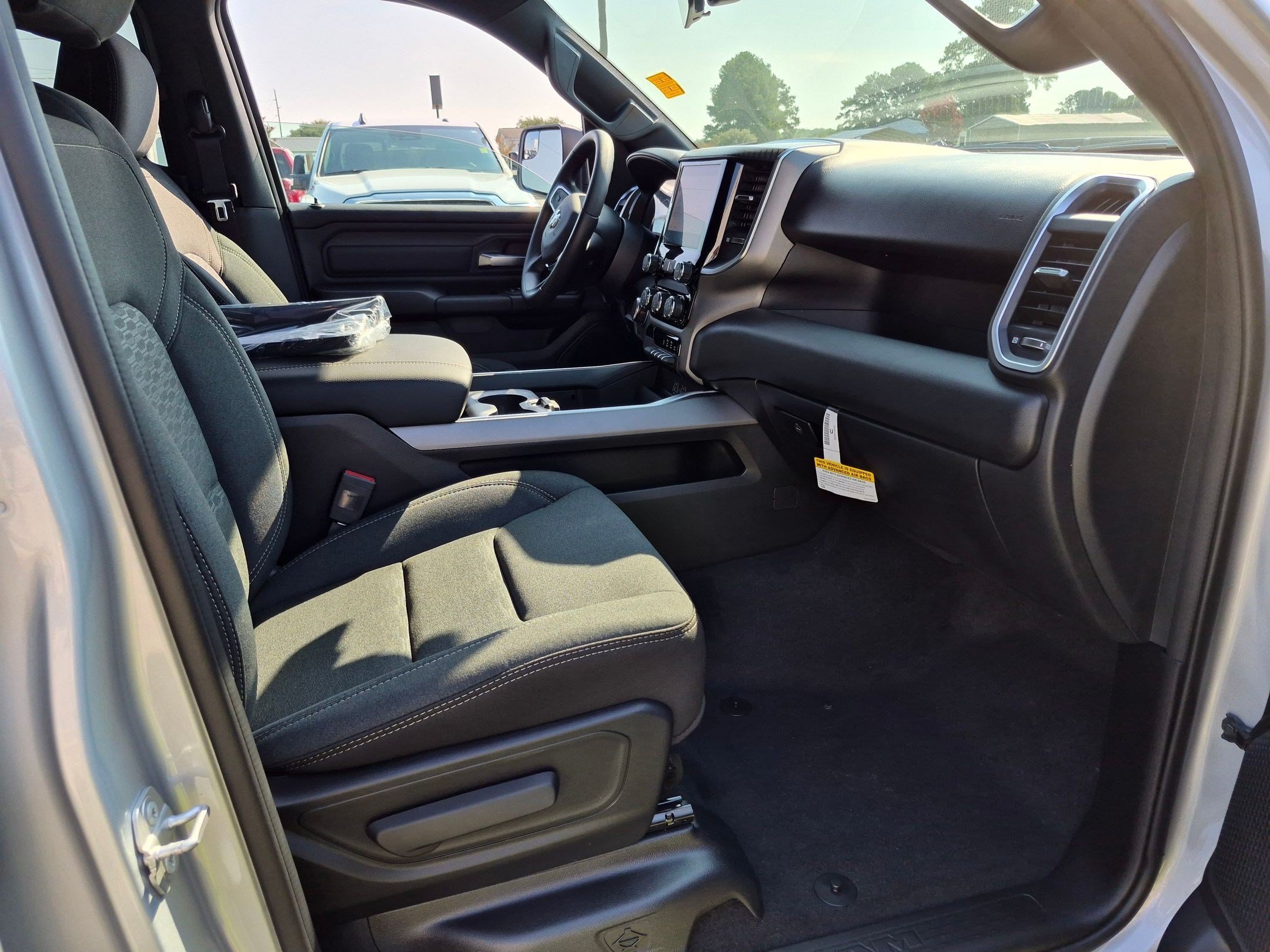 New 2026 RAM 1500 Express AWD/4WD image 22