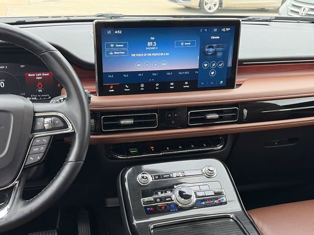 Used 2023 Lincoln Nautilus Reserve w/ Luxury Package image 13