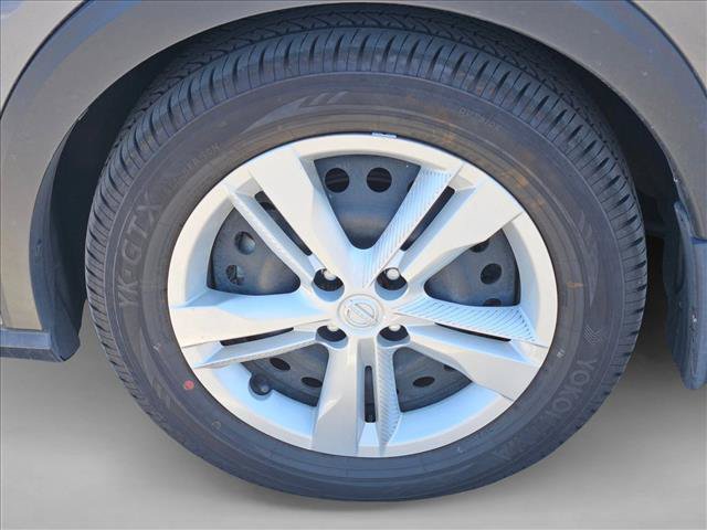 Used 2021 Nissan Kicks S FWD image 14