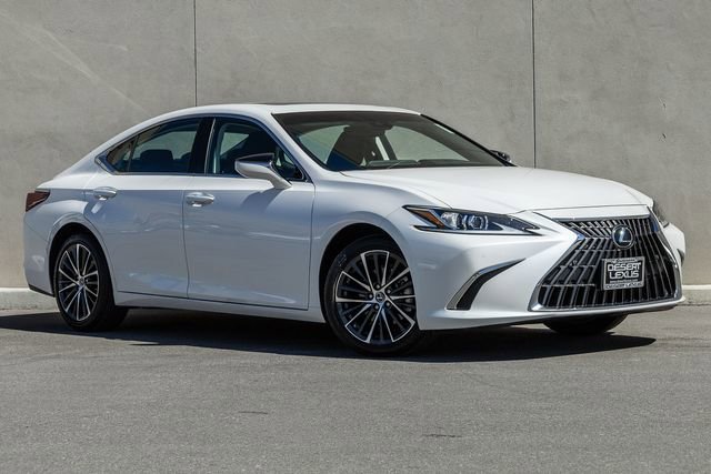 Used 2025 Lexus ES 350 350 w/ Premium Package image 16