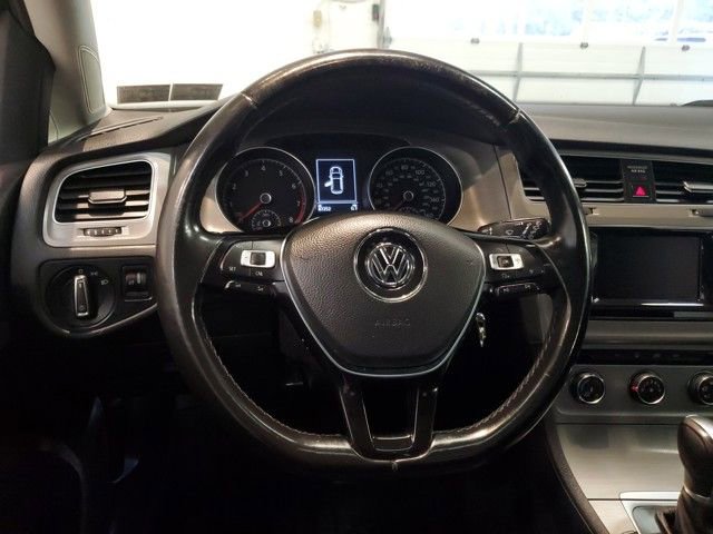 Used 2015 Volkswagen Golf S w/ Lighting Package image 15