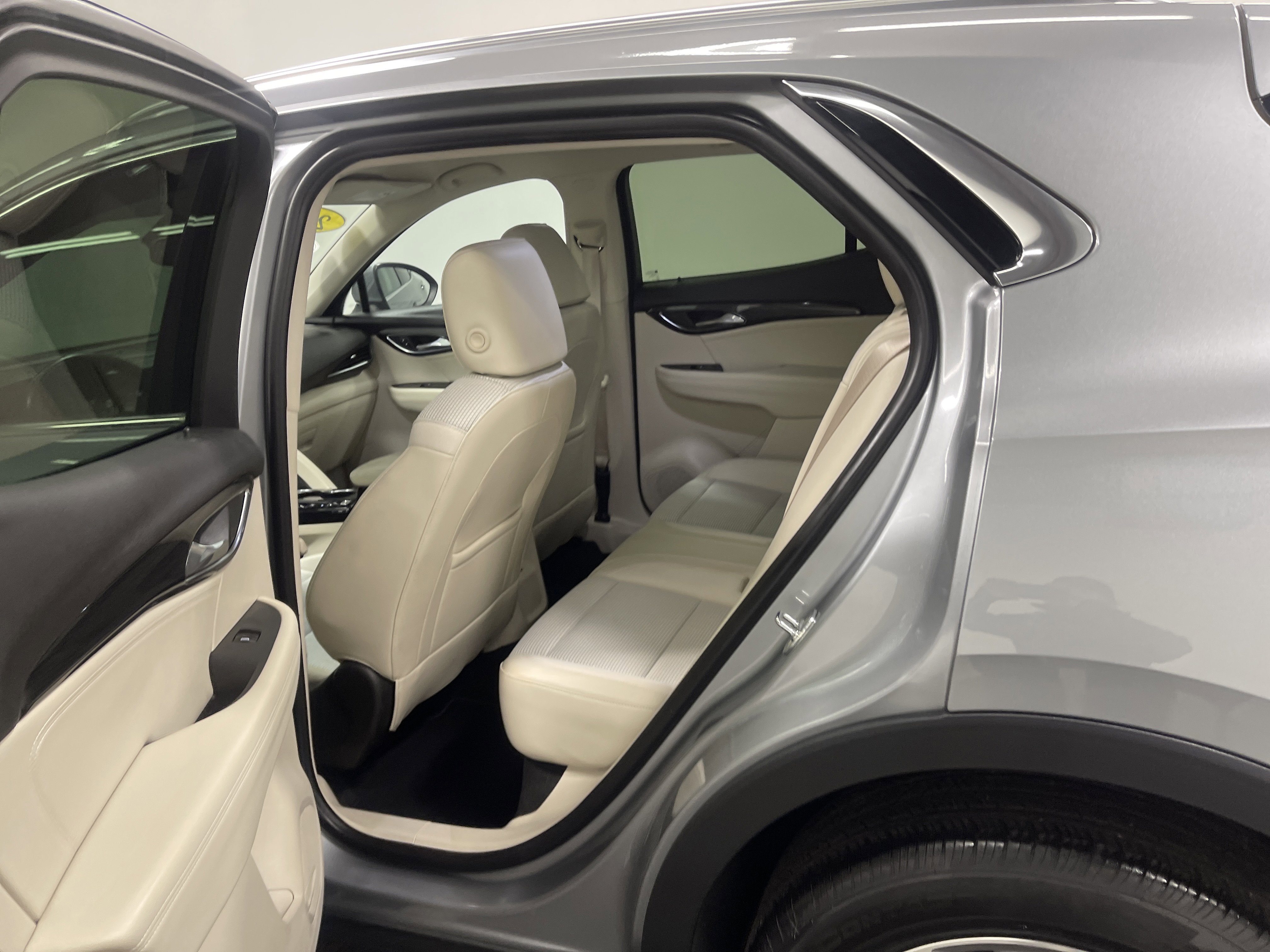 Used 2023 Buick Envision Preferred image 13