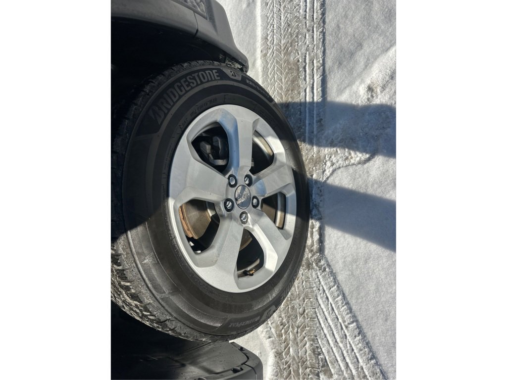 Used 2020 Jeep Compass Latitude w/ Popular Equipment Group image 16