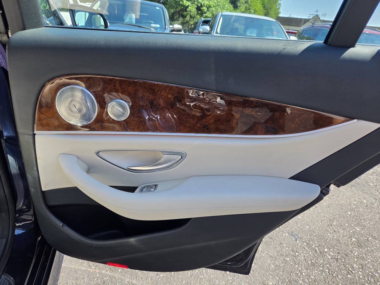 Used 2017 Mercedes-Benz E 300 4MATIC image 35
