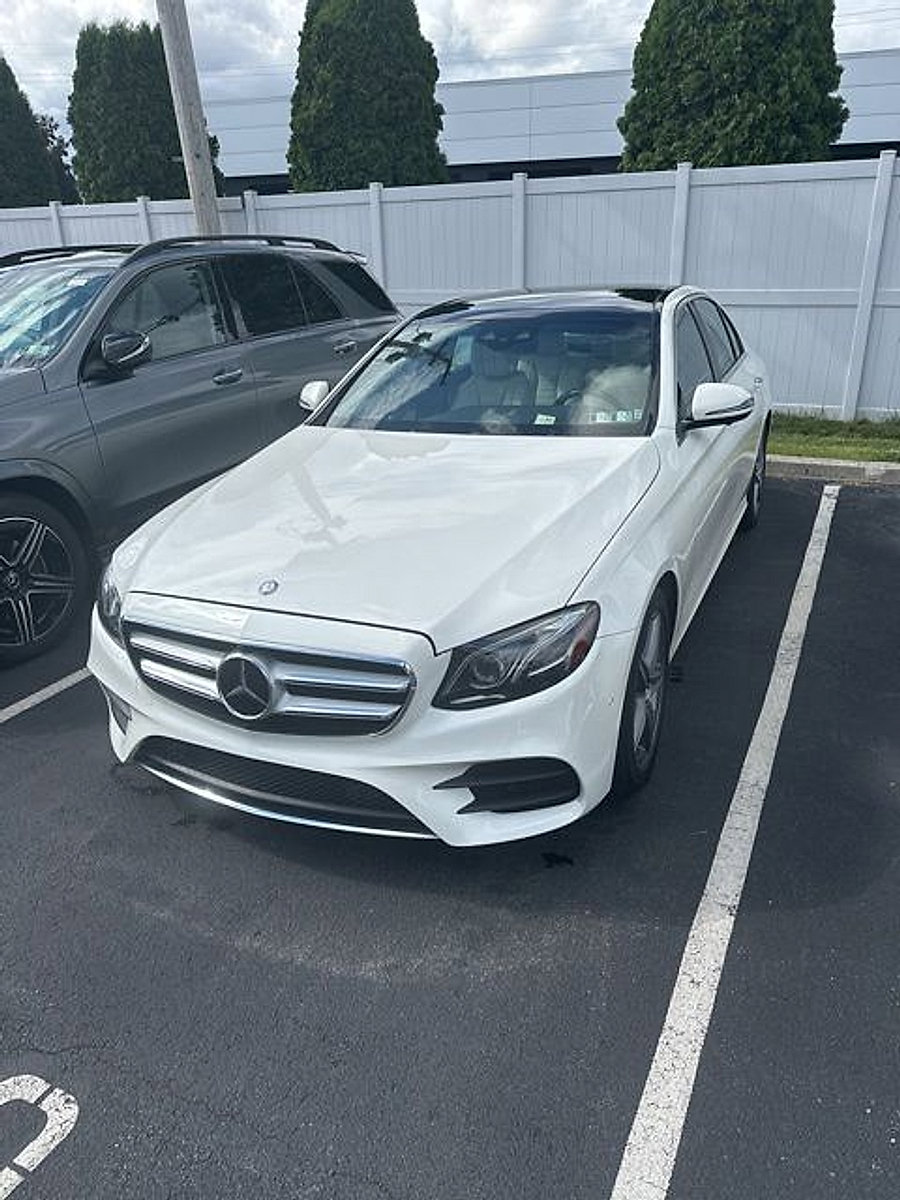 Used 2017 Mercedes-Benz E 300 4MATIC image 1