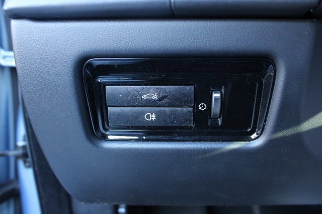 Used 2013 Jaguar XJ AWD image 15