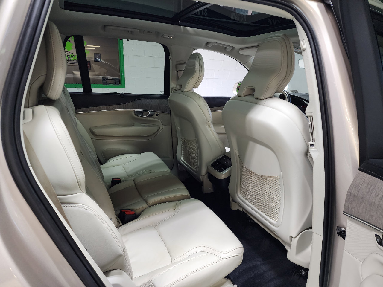 Used 2023 Volvo XC90 B6 Ultimate w/ Protection Package Premier image 24