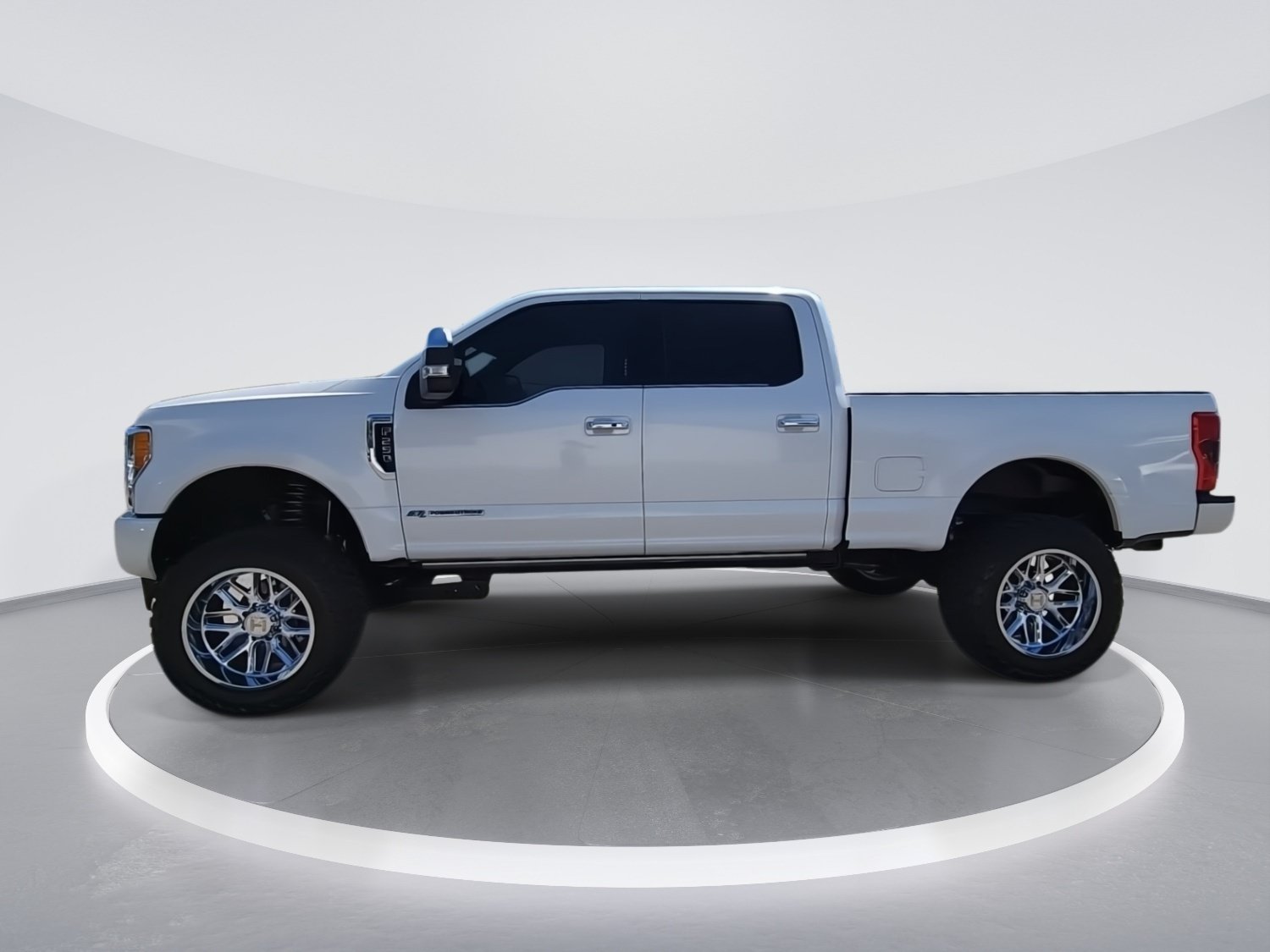 Used 2019 Ford F250 Platinum AWD/4WD image 5