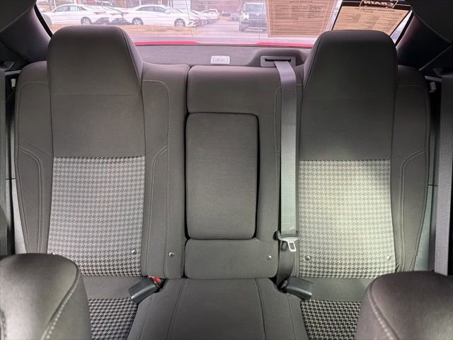 Used 2022 Dodge Challenger SXT image 27