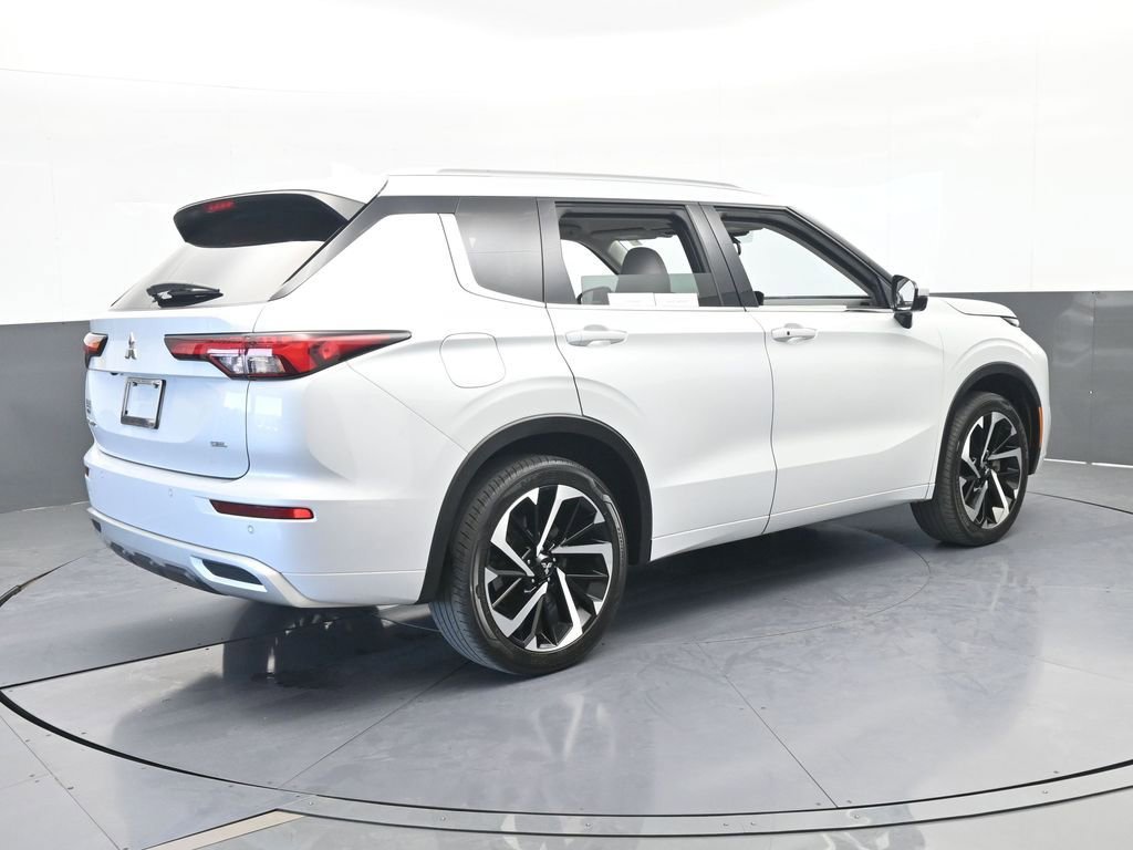 Used 2022 Mitsubishi Outlander SEL image 6