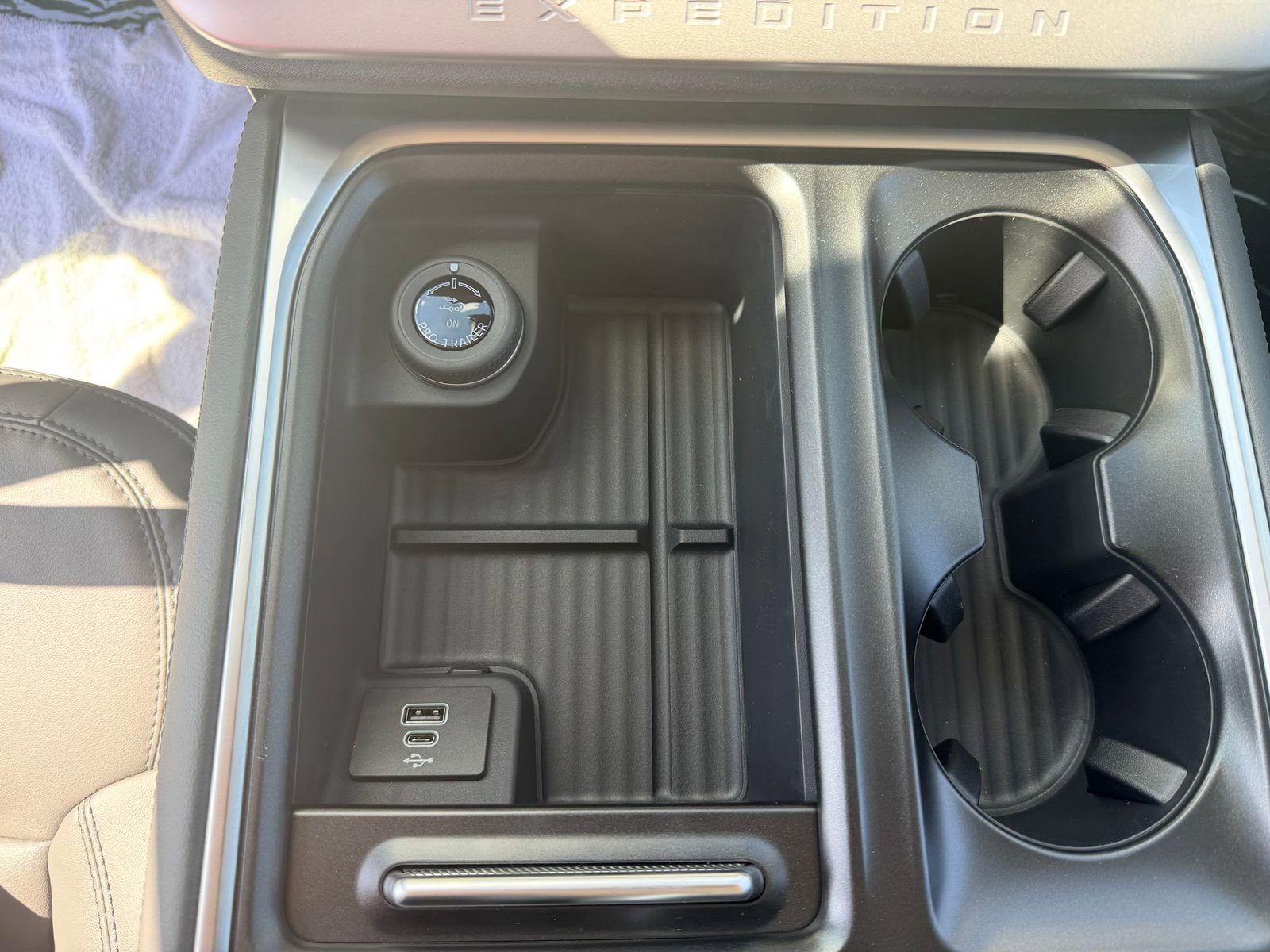 New 2026 Ford Expedition Active AWD/4WD image 16