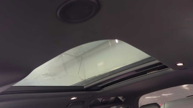 Used 2021 Land Rover Defender 110 X-Dynamic SE AWD/4WD image 35