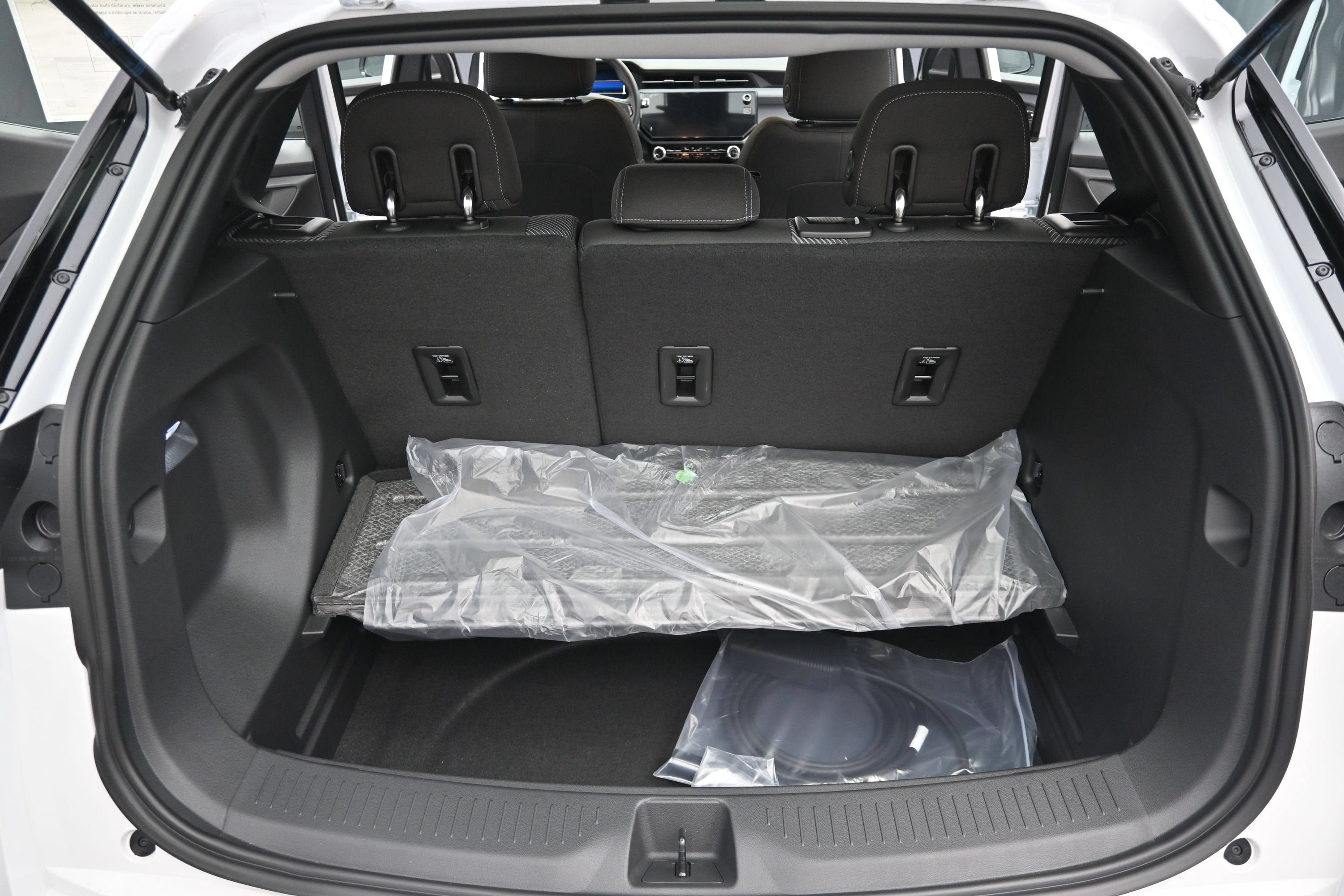 New 2027 Chevrolet Bolt LT FWD image 32