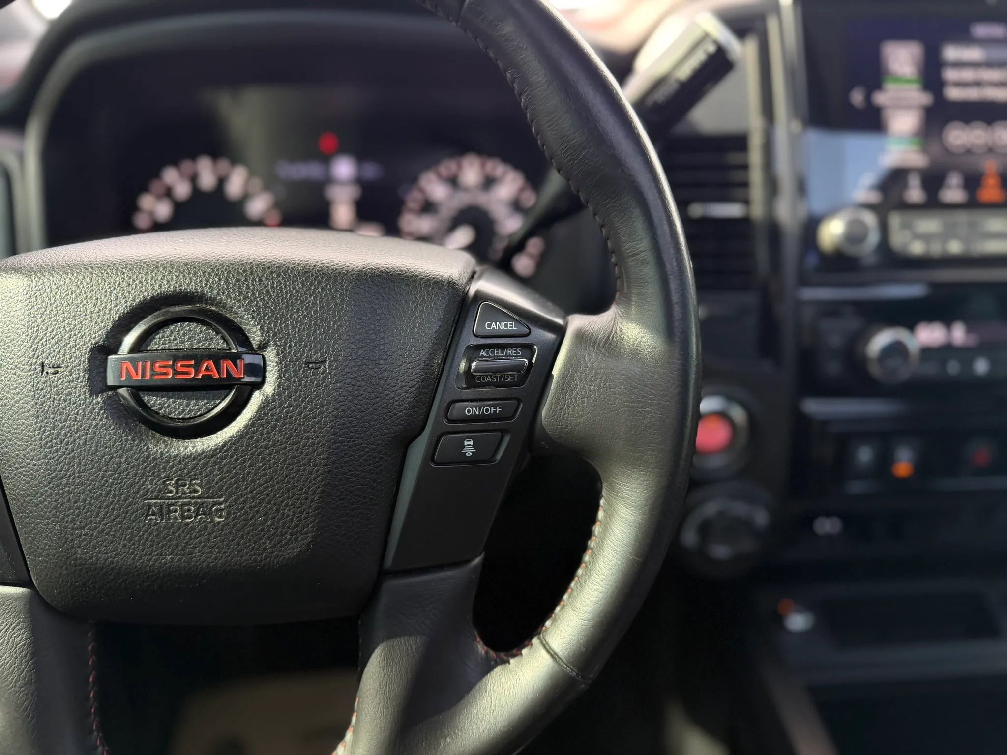 Used 2021 Nissan Titan PRO-4X w/ Pro-4x Convenience Package image 25