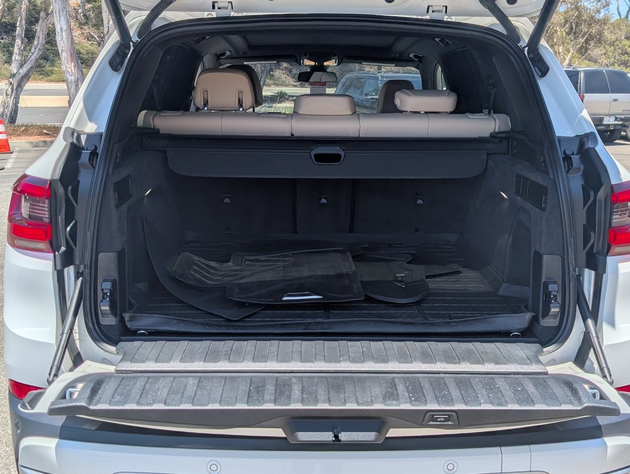 Used 2022 BMW X5 sDrive40i w/ Parking Assistance Package RWD image 9