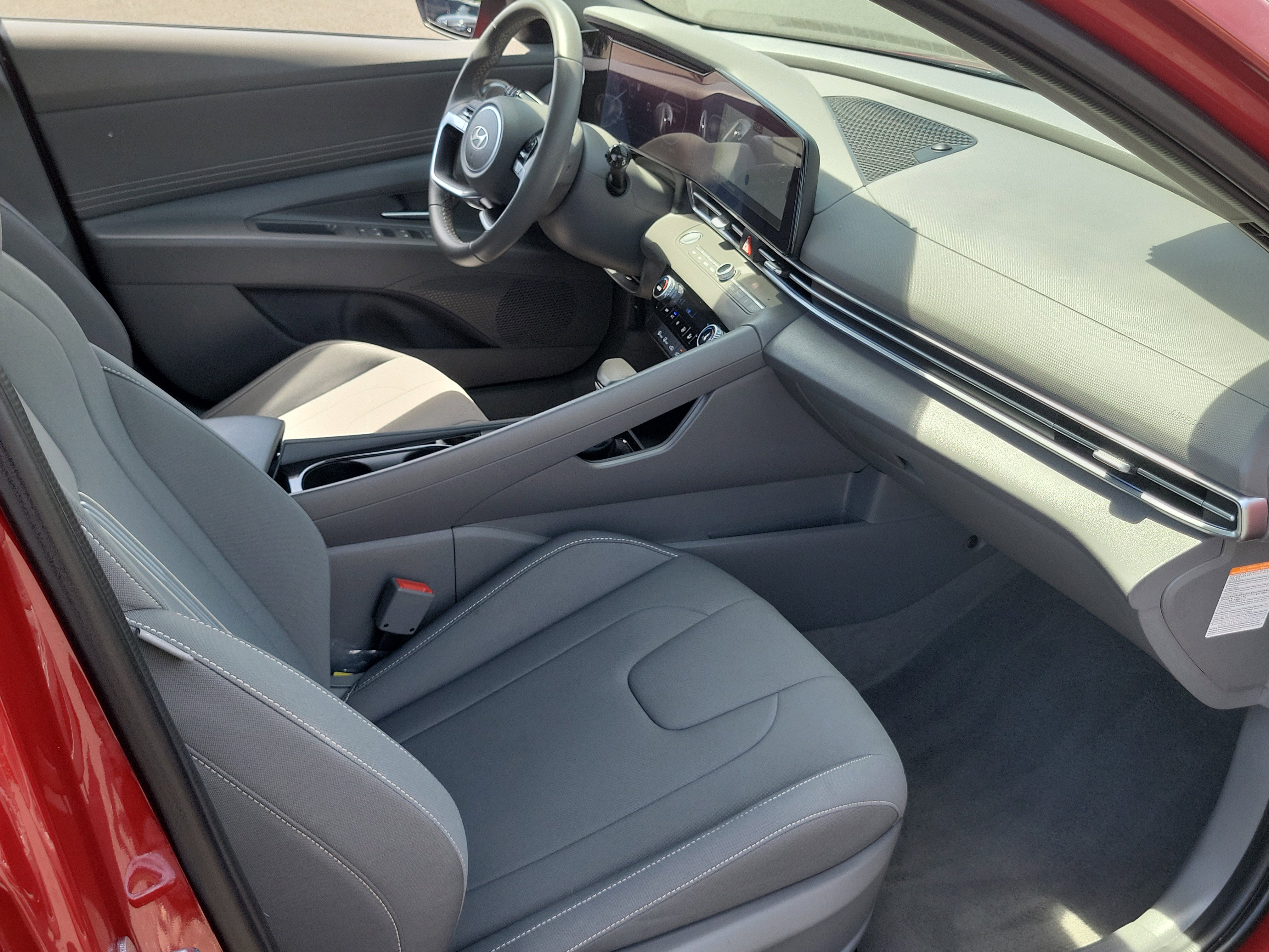 Certified 2025 Hyundai Elantra SEL image 20