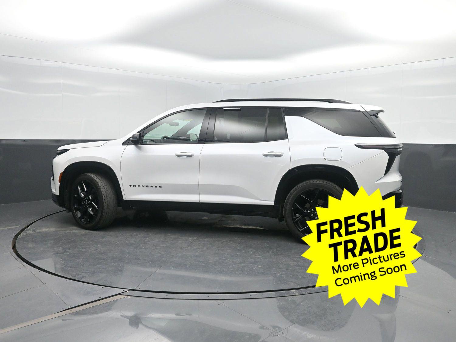 Used 2024 Chevrolet Traverse RS image 47