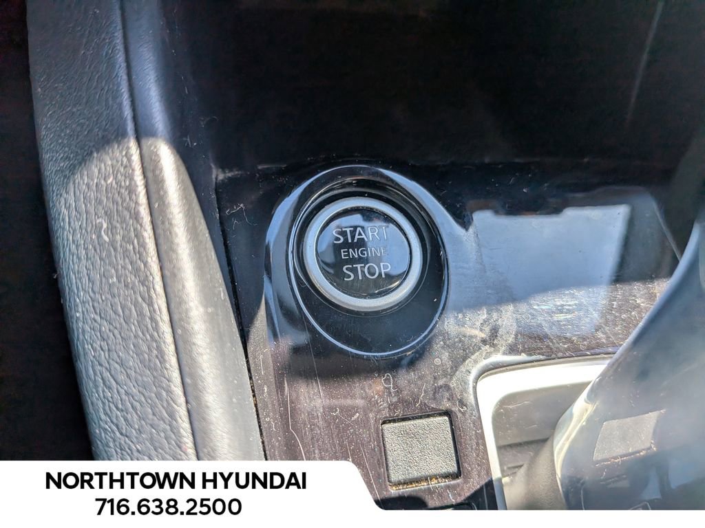 Used 2021 Nissan Versa SV image 16