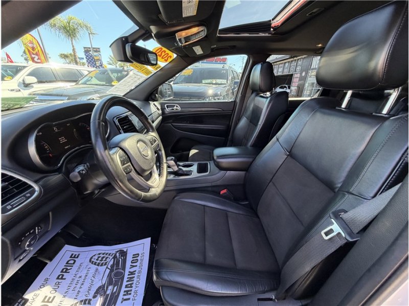 Used 2020 Jeep Grand Cherokee Altitude AWD/4WD image 19
