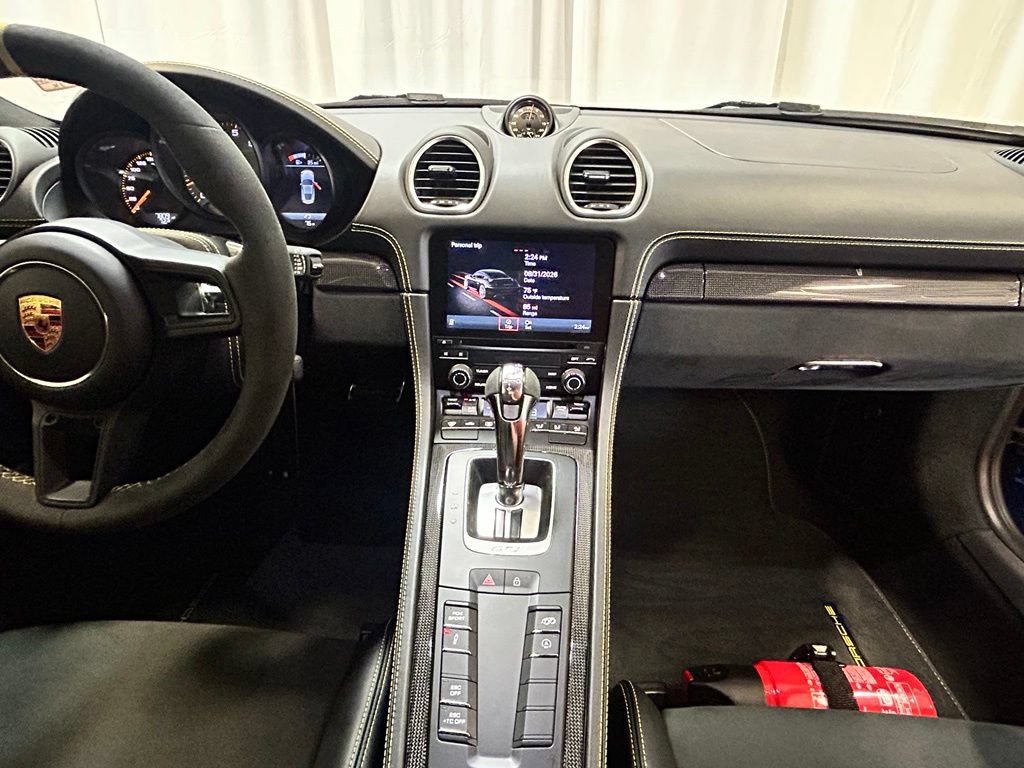Used 2022 Porsche 718 Cayman GT4 RWD image 16