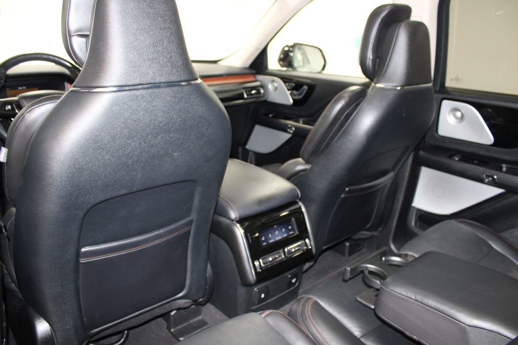 Used 2022 Lincoln Aviator Reserve w/ Equipment Group 201A image 28