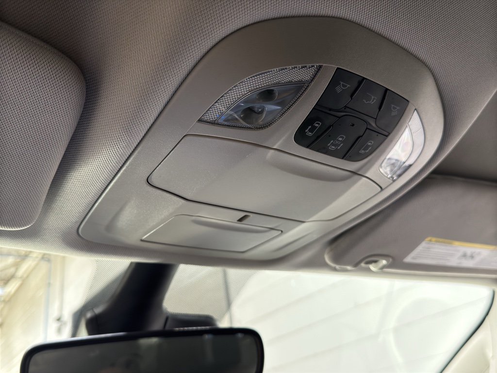 Used 2024 Chrysler Pacifica Touring-L image 35