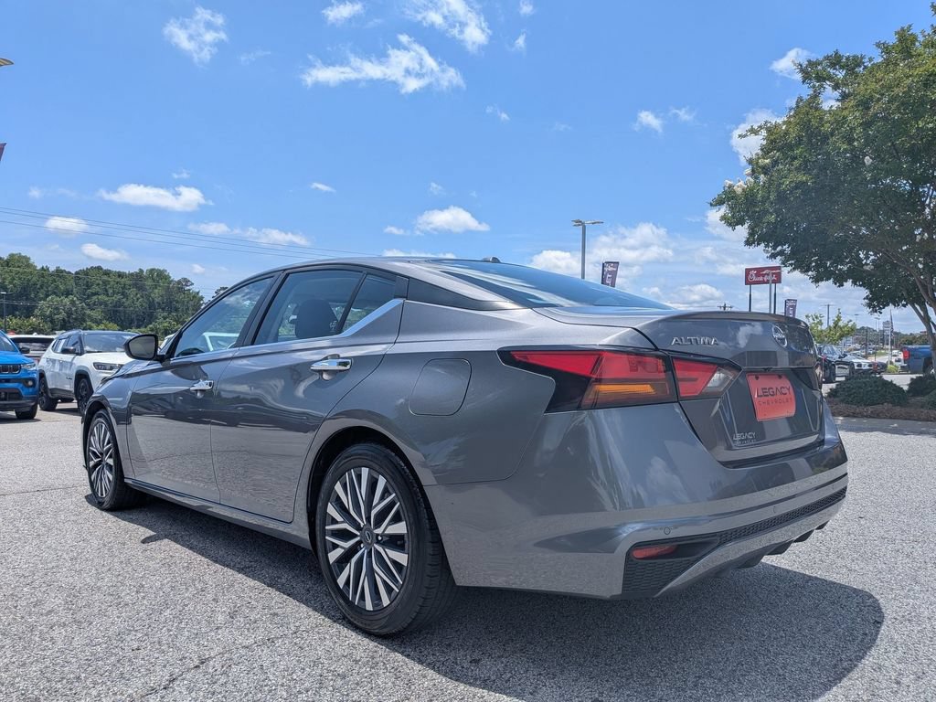 Used 2024 Nissan Altima 2.5 SV FWD image 6