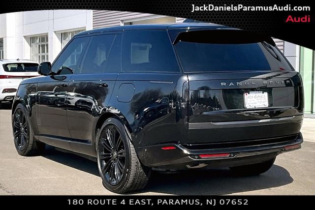 Used 2025 Land Rover Range Rover SE image 10