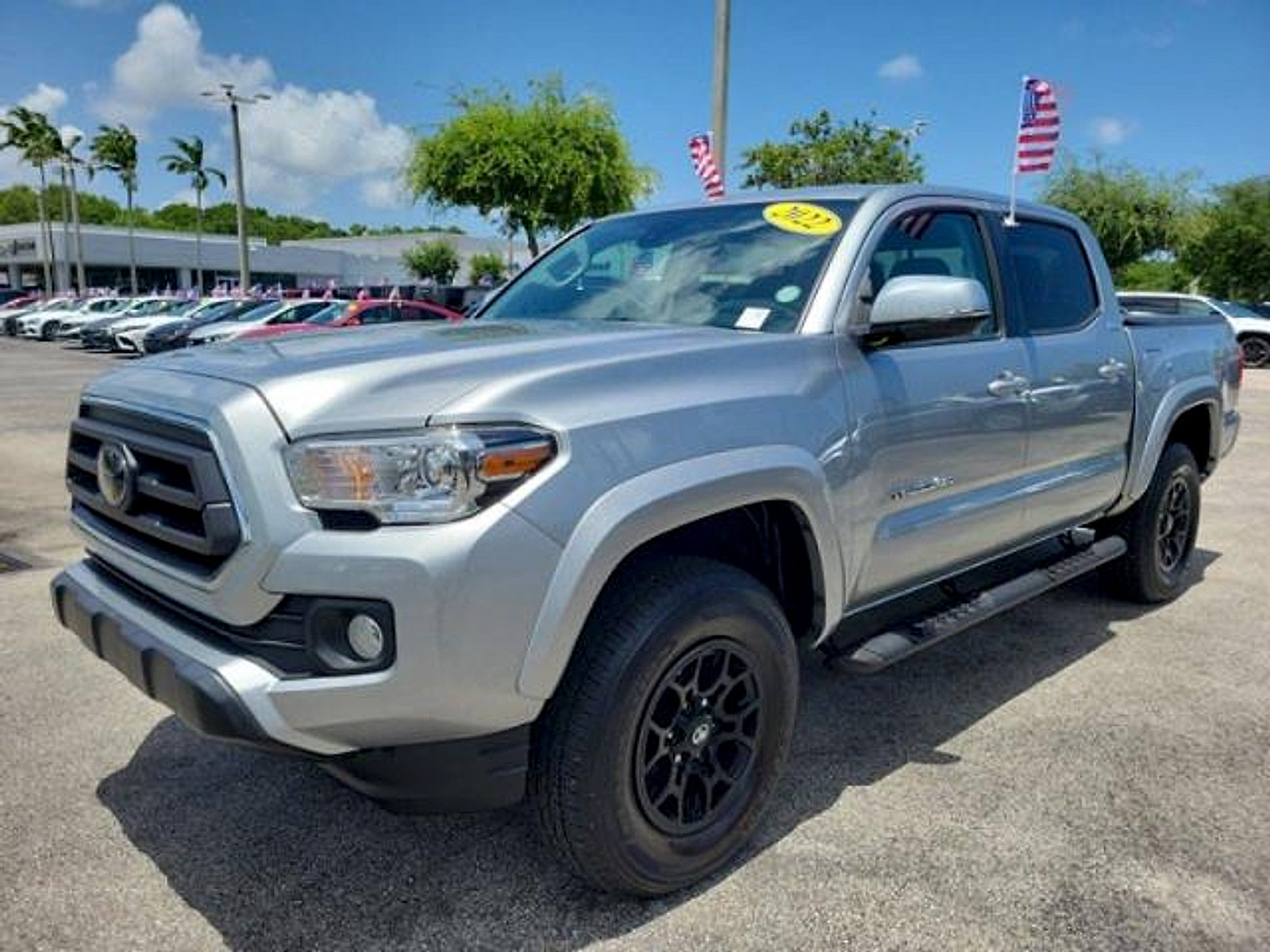 Used 2022 Toyota Tacoma SR5 w/ Technology Package RWD image 3