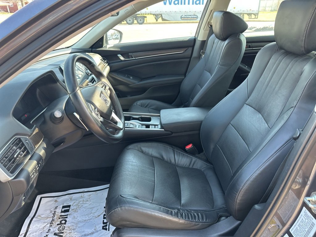 Used 2018 Honda Accord Touring image 15