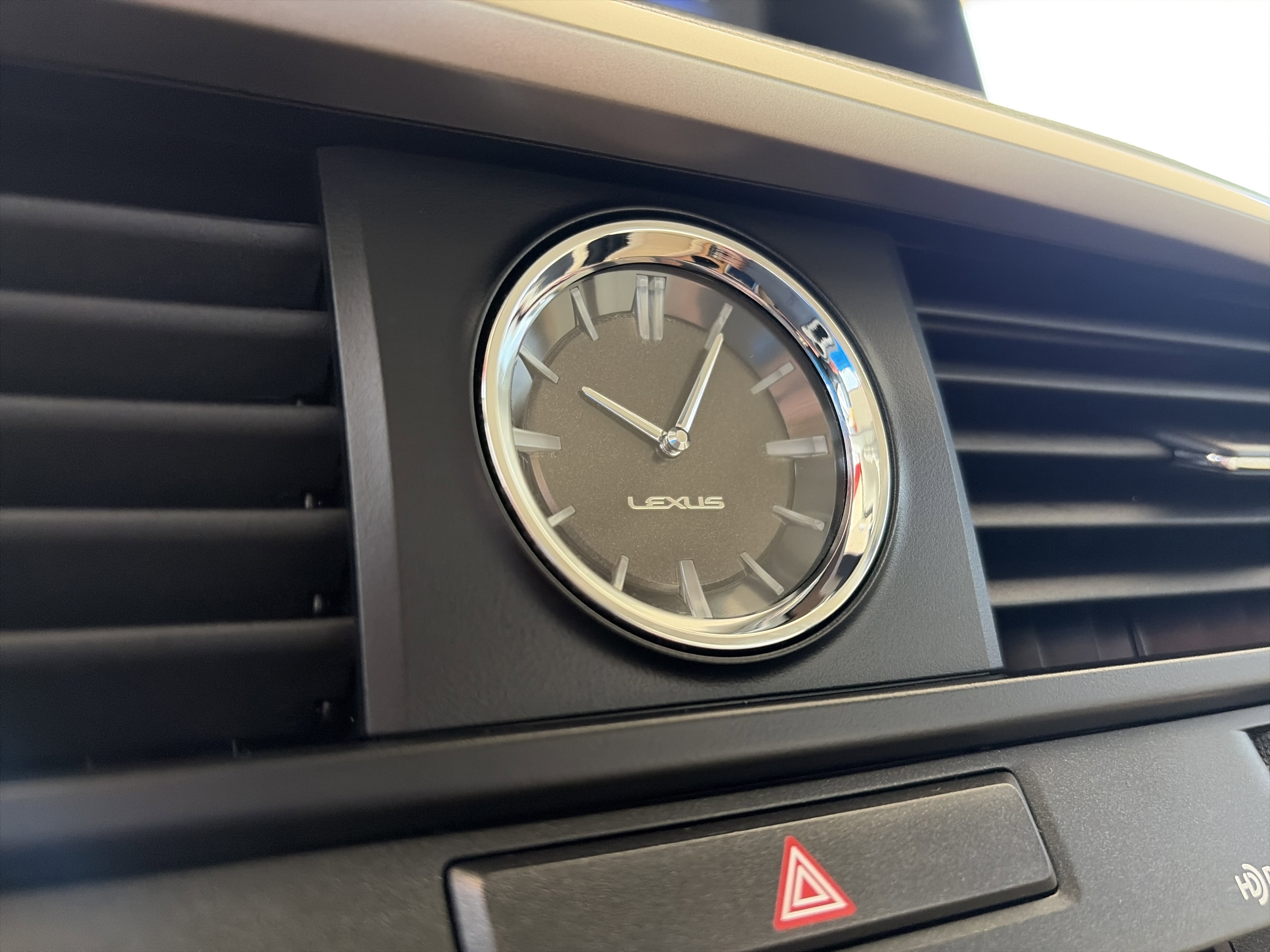 Used 2021 Lexus RX 350L Premium w/ Premium Package image 36