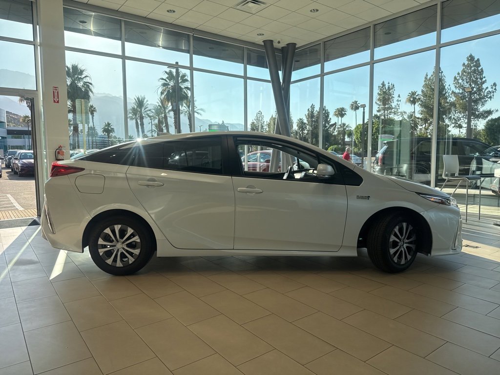 Used 2022 Toyota Prius Prime XLE image 7