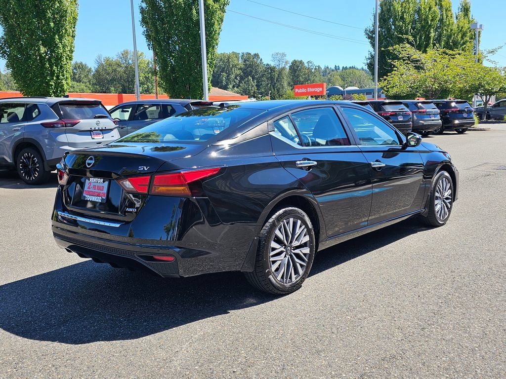 Used 2023 Nissan Altima 2.5 SV AWD/4WD image 5