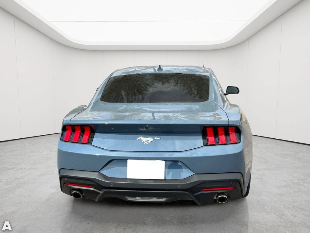 Used 2025 Ford Mustang Coupe RWD image 9